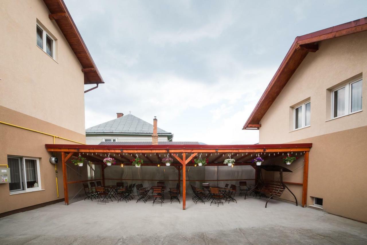 Casa Burduhos Hotel Câmpulung Moldovenesc Exterior foto